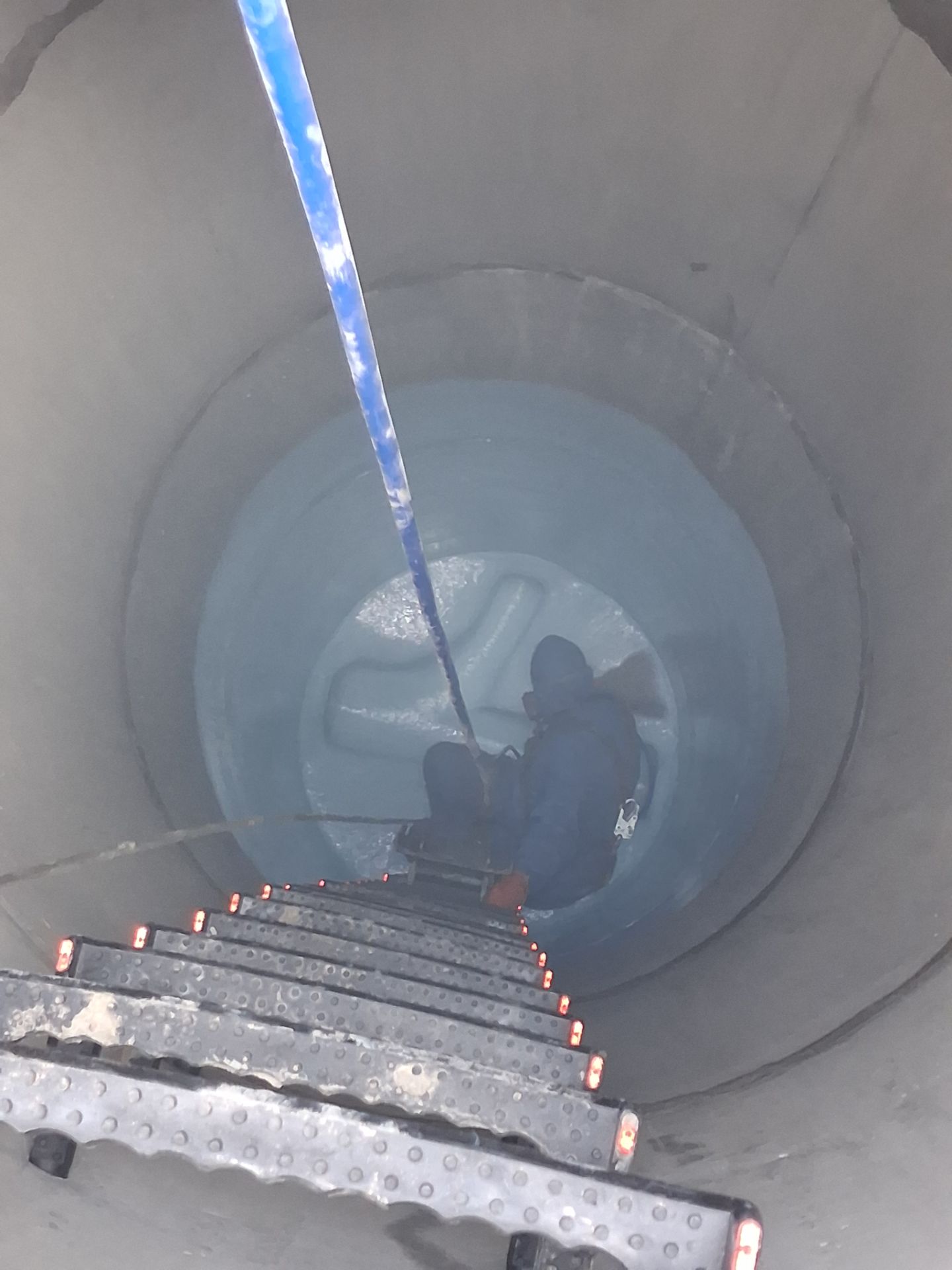 Mahole Spraying